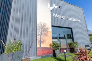 facade de maison funeraire
