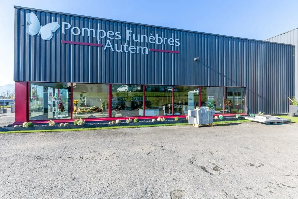 Façade de l'agence Pompes Funèbres Autem.